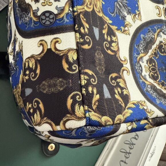 Alice+Olivia DuffleBag Regal Romance Travel Detachable Strap Pockets 16x6x11 NWT - Picture 12 of 16
